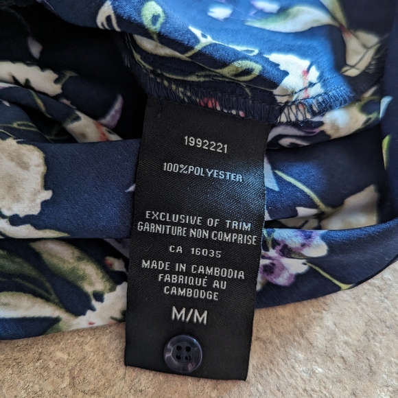 Floral Catharine Malandrino Dress with Cinch Waist and Button Detail - Picture 9 of 9